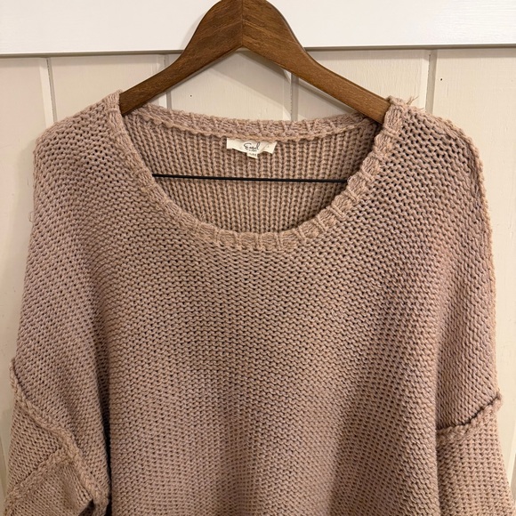 Easel Women's Sweater in Soft Taupe, Oversized Fit - Picture 4 of 9